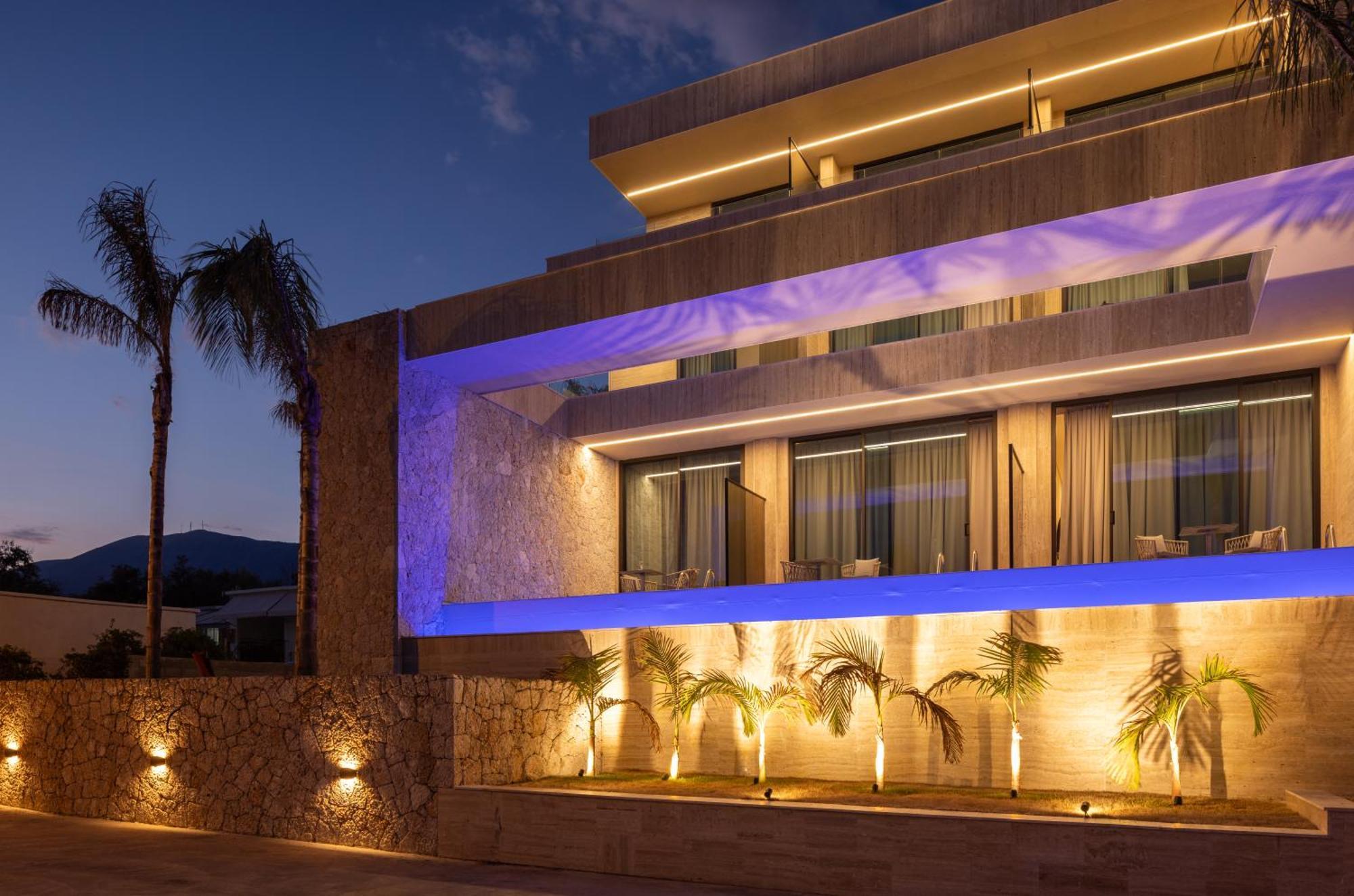 Beyond A Luxury Boutique Hotel Dhërmi Esterno foto