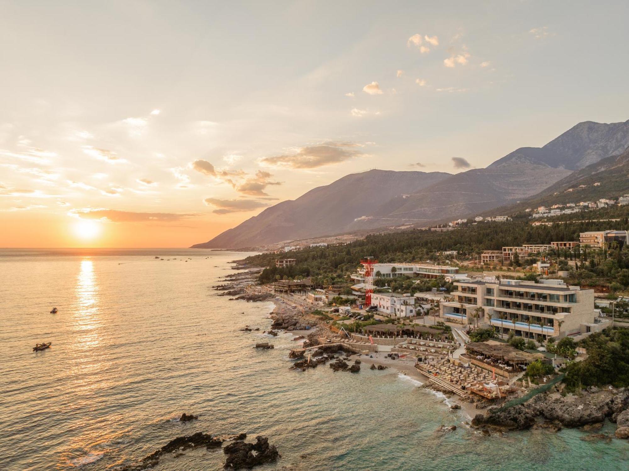 Beyond A Luxury Boutique Hotel Dhërmi Esterno foto